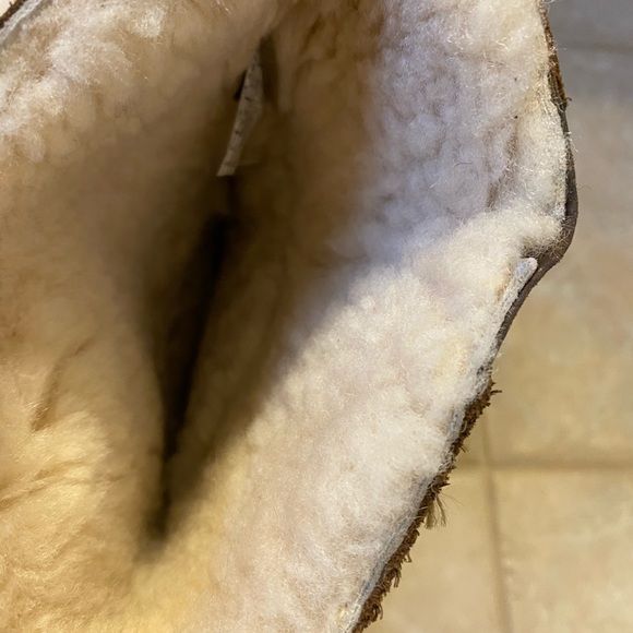 Leather ugg boots size 7 preowned - Picture 7 of 14